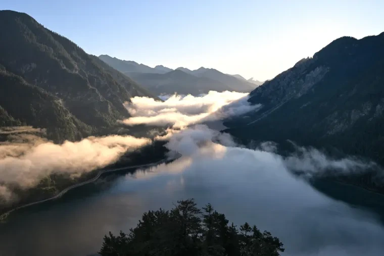 Landschaft – Plansee,Tirol,Österreich, See,Berge, Nebel,Dramatisch,Sonnenaufgang, Sommer