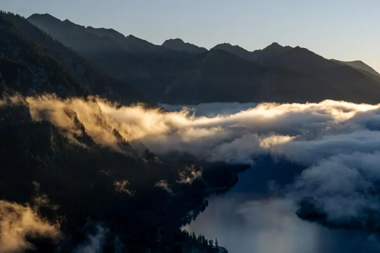 Landschaft – Plansee,Tirol,Österreich, See,Berge, Nebel,Dramatisch,Sonnenaufgang,Malerisch, Sommer