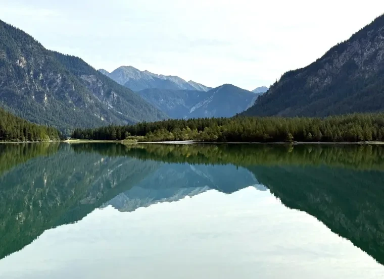 Landschaft – Heiterwanger See,Tirol,Österreich, See,Berge, Spiegelung,Malerisch, Herbst