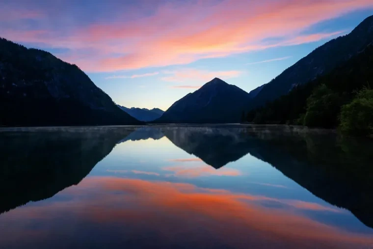Landschaft – Heiterwanger See,Tirol,Alpen, See,Berge, Sonnenuntergang,Spiegelung,Dramatisch,Malerisch, Herbst