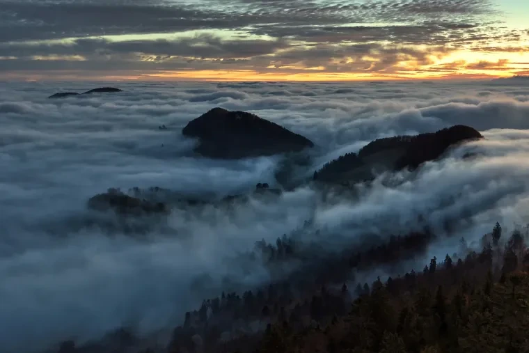 Landschaft – Belchenflue, Gebirge, Sonnenaufgang,Nebel,Dramatisch,Malerisch, Herbst