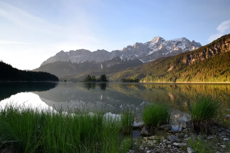 Landschaft – Garmisch Partenkirchen,Eibsee,Zugspitze, See, Sonnenaufgang,Malerisch, Frühling