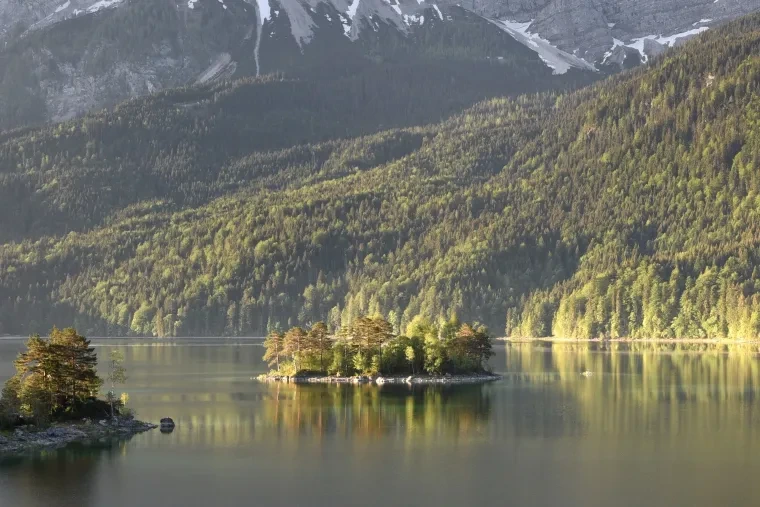 Landschaft – Garmisch Partenkirchen,Eibsee, See, Malerisch,Sonnenaufgang, Frühling