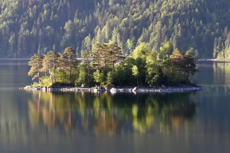 Landschaft – Garmisch Partenkirchen,Eibsee, See, Malerisch,Mystisch, Frühling