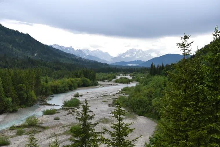 Landschaft – Garmisch Partenkirchen, Flusslandschaft, Malerisch, Frühling