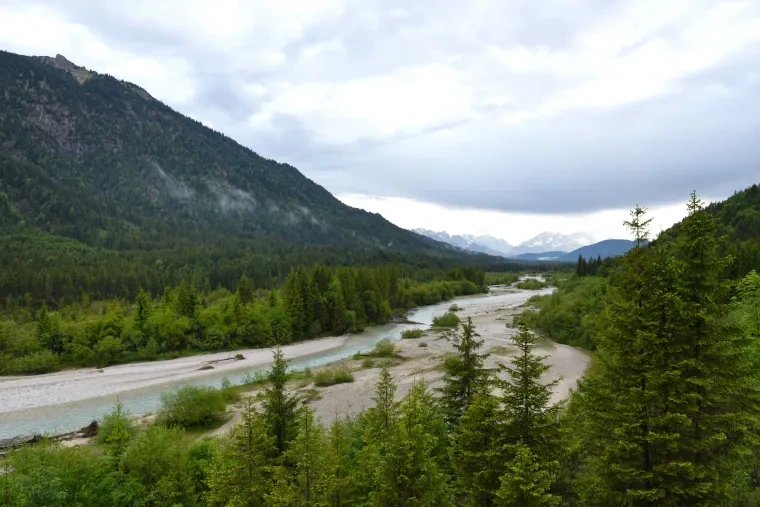 Landschaft – Garmisch Partenkirchen, Flusslandschaft, Malerisch, Frühling