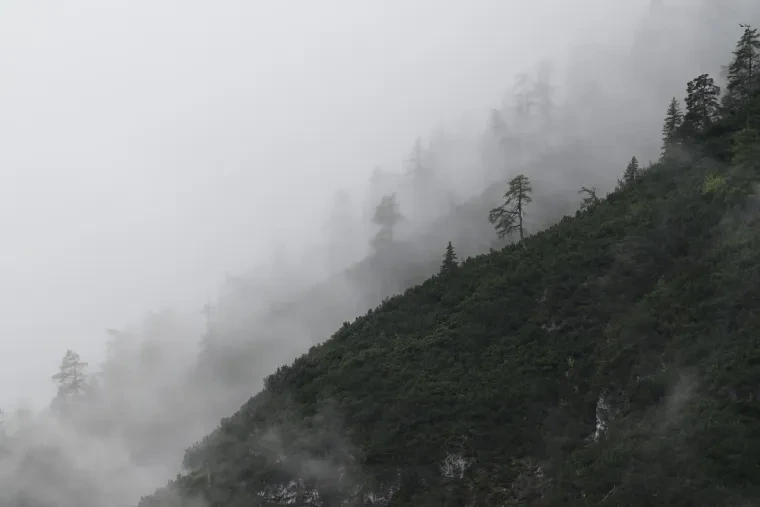 Landschaft – Dolomiten, Gebirge, Nebel, Frühling