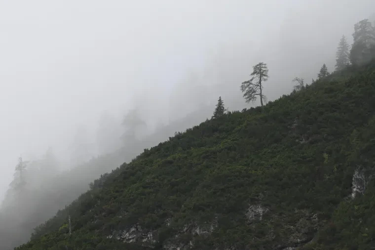 Landschaft – Dolomiten, Gebirge, Nebel, Frühling