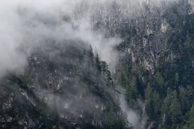 Landschaft – Dolomiten, Gebirge, Nebel, Frühling