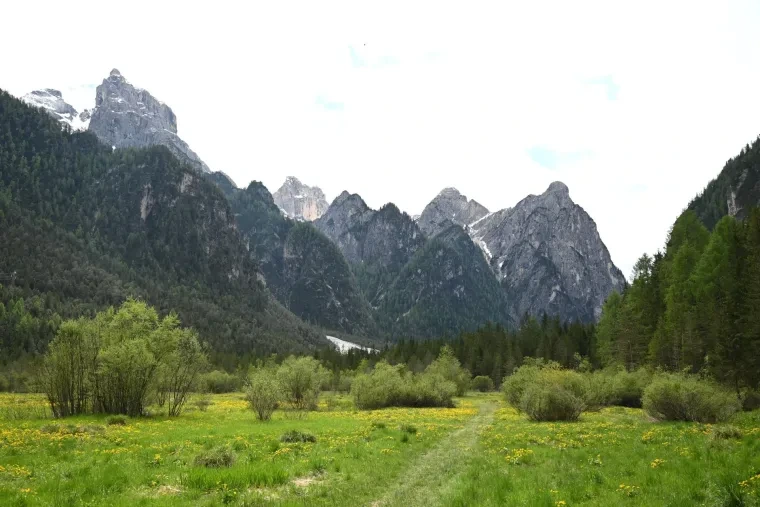 Landschaft – Dolomiten,Toblacher See, Gebirge, Malerisch, Frühling