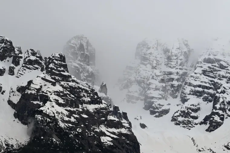 Landschaft – Dolomiten, Gebirge, Nebel, Frühling