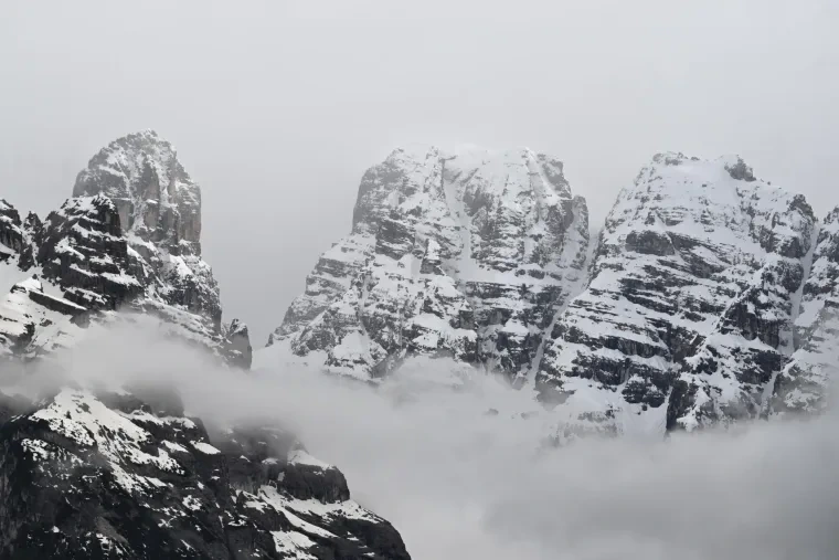 Landschaft – Dolomiten, Gebirge, Nebel, Frühling