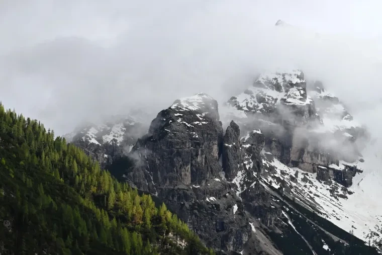 Landschaft – Dolomiten, Gebirge, Nebel, Frühling