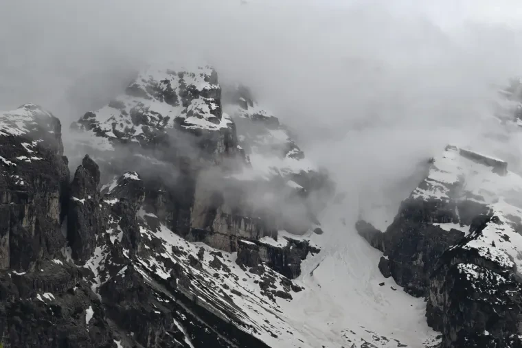 Landschaft – Dolomiten, Gebirge, Nebel, Frühling