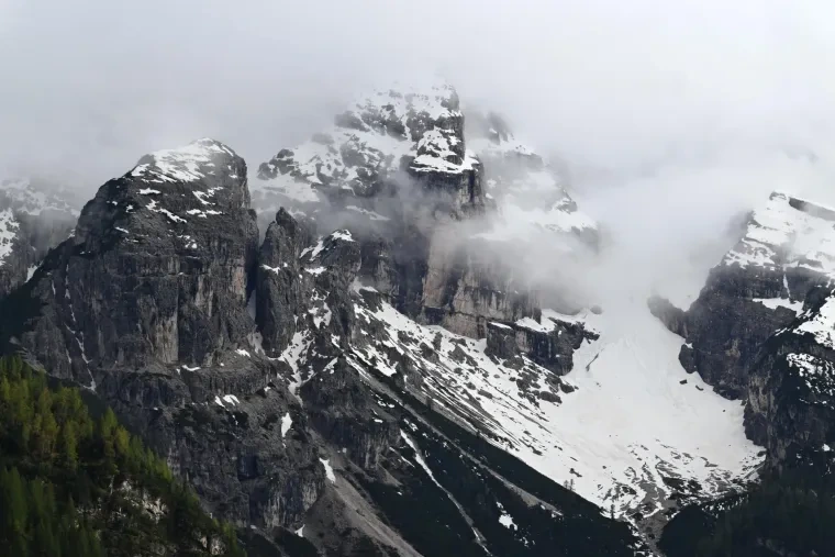 Landschaft – Dolomiten, Gebirge, Nebel, Frühling