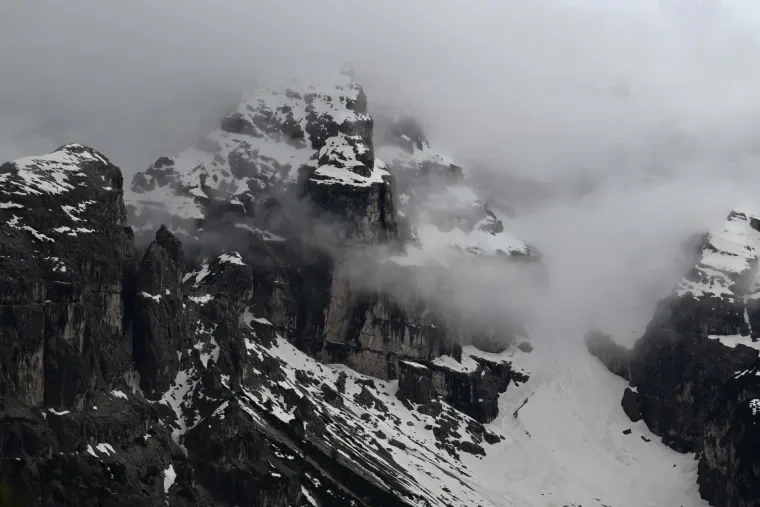 Landschaft – Dolomiten, Gebirge, Nebel, Frühling