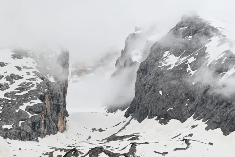 Landschaft – Dolomiten, Gebirge, Nebel, Frühling
