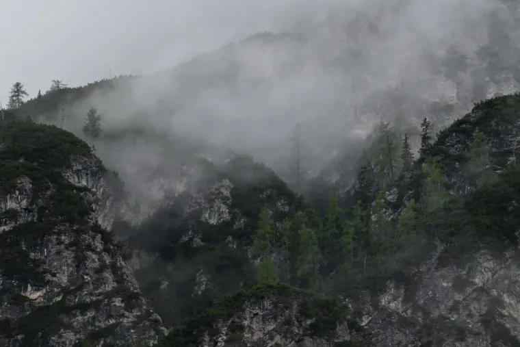 Landschaft – Dolomiten, Gebirge, Nebel, Frühling