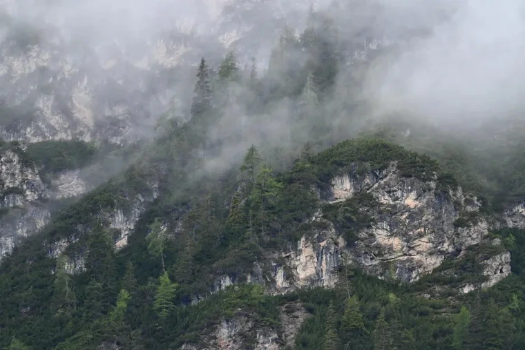 Landschaft – Dolomiten, Gebirge, Nebel, Frühling