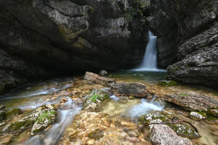 Landschaft – Dolomiten, Wasserfall, Malerisch, Frühling