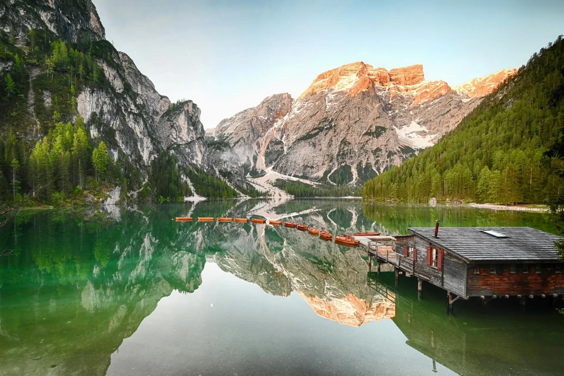 Landschaft – Pragser Wildsee,Dolomiten,Alpen, See, Sonnenaufgang, Malerisch, Frühling