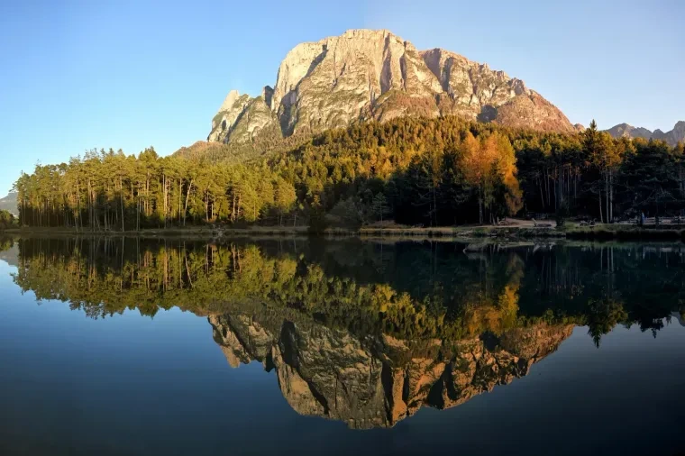 Landschaft – Dolomiten, See, Spiegelung, Malerisch, Herbst