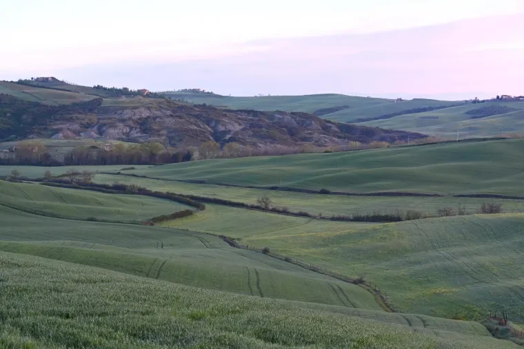 Landschaft – Toskana, Hügelland,Kulturlandschaft, Morgenlicht,Morgennebel,Malerisch, Frühling