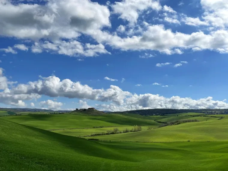Landschaft – Toskana, Hügelland,Kulturlandschaft, Klar,Malerisch,Weit, Frühling